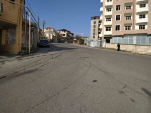 Bakıda təmir edilmiş bəzi küçələrdə yollar niyə daralıb? – RƏSMİ AÇIQLAMA