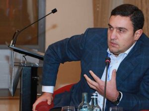 Erməni partiya sədri: “Paşinyana xatırladın ki, istirahət etmək vaxtı deyil, dərhal işə qayıtmalıdır”