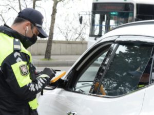 Postlardan keçməyə cəhd edən 1959 nəqliyyat vasitəsi geri qaytarıldı