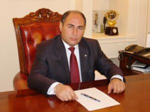 İcra başçısı karantində oğluna toy etdi – FOTO