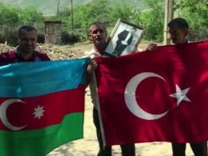 Türkiyəli iş adamı Ermənistan sərhədində erməniləri hədələdi: “Nəfəsimizlə sizi boğarıq!”