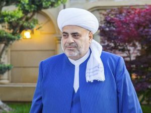 DAR GÜNÜMÜZÜN DAYAĞI OLMALI ŞEYXİMİZ… – Yaxud Paşazadə cənabları haralardadır?