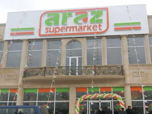“Araz” market vaxtı keçmiş məhsul satır – ŞİKAYƏT (FOTOFAKT)