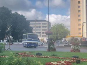 Ukraynada gərgin vəziyyət: 20 nəfəri girov götürən terrorçu avtobusdan qumbara atdı – CANLI YAYIM
