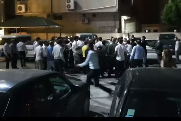 Abşeronda kütləvi dava: Ölənlər və yaralananlar var Abşeronda kütləvi dava: Ölənlər və yaralananlar var