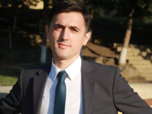 “Vergi əməkdaşını döydürən parlamentdə hansı qanunu verəcək?”