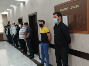 Vüqar Biləcərinin dəfninə gedən 20 nəfər cərimələndi – FOTO