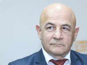 Bələdiyyə sədrinin oğlu AzTV-nin əməkdaşını şantaj etdi, özü İSTEFA VERDİ