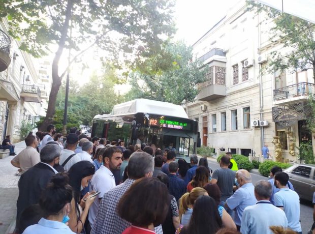 Sərnişinlərə ŞAD XƏBƏR – yollarda gözləməkdən canımız qurtarır – FOTO Sərnişinlərə ŞAD XƏBƏR – yollarda gözləməkdən canımız qurtarır – FOTO
