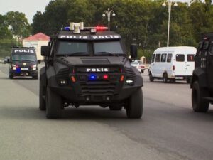 Daxili İşlər Nazirliyi Bərdədə əməliyyat keçirdi, 11 nəfər tutuldu: Silah-sursat, narkotik… – VİDEO