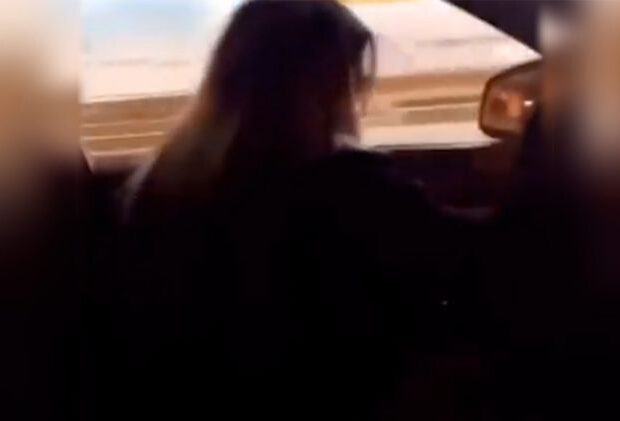 Bakıda məşhur həkimin qızı belə “avtoşluq” etdi… – VİDEO Bakıda məşhur həkimin qızı belə “avtoşluq” etdi… – VİDEO