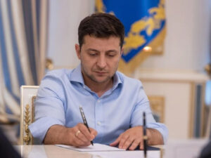 Zelenski azərbaycanlı generalı təltif etdi