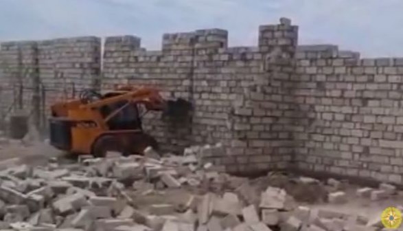 Bakıda qanunsuz tikilən obyekt sökülüb – VİDEO Bakıda qanunsuz tikilən obyekt sökülüb – VİDEO