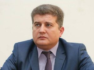 Deputat: “Mart-avqust aylarında 20 min manat almışam, hazırda kartımda 9,860 manat 59 qəpik var”