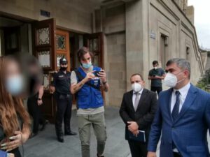 Trans qadını ipotekaya götürdüyü evdən çıxardılar – VİDEO