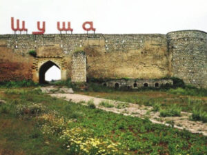 Livan erməniləri azərbaycanlı deputatın Şuşadakı evinə köçürüldü