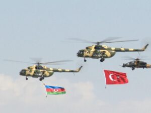 Düşmənə gözdağı – Naxçıvan səmasını türk bayraqları bəzədi – FOTOLAR