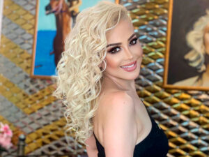54 yaşlı Məleykə Əsədova yeni görkəmdə: “Xarici gözəllik gedəridir” FOTOLAR