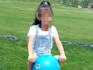 Suallara səhv cavab verən şagirdi müəllimi döyərək öldürdü – DƏHŞƏTLİ OLAY