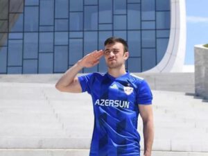 Qara Qarayev: “Doğma kəndimin düşmənlərdən azad edilməsini sözlərlə ifadə edə bilmirəm”