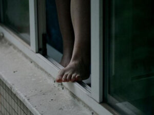 İntihara cəhd etdiyi deyilən qızın atası danışdı