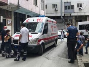 Vüsal Orucov İstanbulda 18 yaşlı arvadının boğazını kəsib öldürdü – Qanı ilə divara “xəyanətin cəzasi ölümdür” yazdi – FOTO