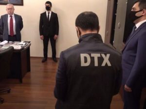 DTX-nin həbs etdiyi sabiq məmur digər qurumlardakı vəzifələrində qalır