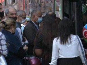 Metropolitenin bağlandığı ilk gün şəhərdə mənzərə – VİDEO