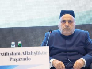 Allahşükür Paşazadə: “Azərbaycan vətən müharibəsi aparır”