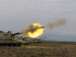 Düşmən mövqelərimizi tanklardan və minaatanlardan atəşə tutur