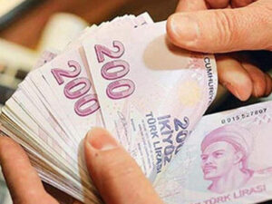 Dollar Türkiyədə 8 lirəni ötüb