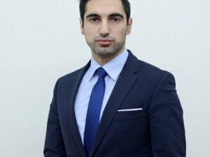 Paşinyan daha bir vəzifəli şəxsi işindən azad edib