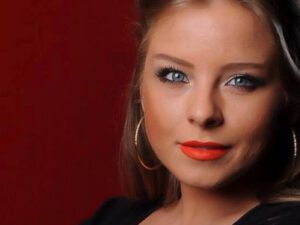 Yelena Sidorenko efirdə göz yaşlarına hakim ola bilmədi – VİDEO