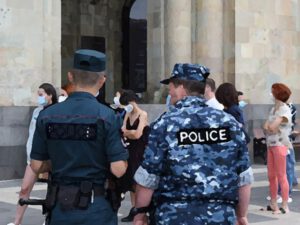 “Bura donub, hamı təşviş içindədir” – İrəvanda yaşayan braziliyalı erməni