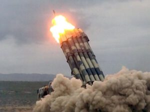 Düşmən Şəmkirin kəndini raket atəşinə tutur