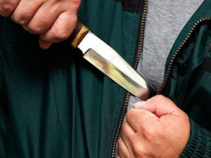 Bakıda gənc bıçaqla özünə xəsarət yetirdi