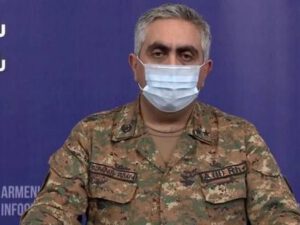 Ermənistan Müdafiə Nazirliyinin brifinqində biabırçı anlar – FOTO