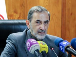 Xameneinin müşaviri: “Ermənistan işğal etdiyi Azərbaycan torpaqlarından çıxmalıdır”