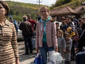 Qarabağdan qaçan ermənilər evsiz qalacaqları ilə təhdid edildilər