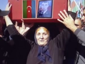 Şəhid anası: “Cavidin tabutu gələndə dedim ki, çiynimə qoyun” – VİDEO