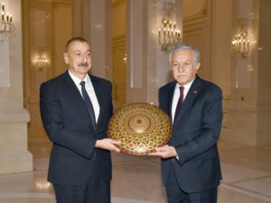 Dövlət Baxçalı İlham Əliyevə hədiyyə göndərdi