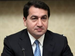 Hikmət Hacıyev: Azərbaycanın xaricdəki diplomatik nümayəndəliklərinin rəhbərləri ölkənin rəsmi mövqeyinə zidd olan özbaşına açıqlamaların verilməsindən çəkinməlidirlər