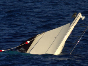 Alanyada turist gəmisi batıb: ölən var