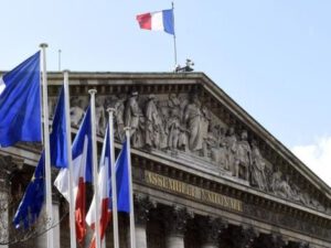 Fransa XİN-dən senatın qalmaqallı qərarına münasibət: “Heç kimə fayda verməyəcək”