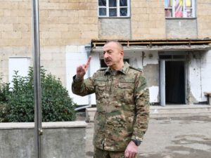 Ali Baş Komandan: “Həmin o “İskəndər” raketlərini Ermənistan pulla alıb?”