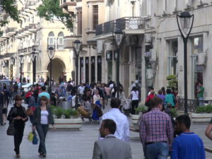 Bakıda Rusiya qoşunlarının Azərbaycan ərazisinə yerləşdirilməsinə münasibət necədir? – SORĞU