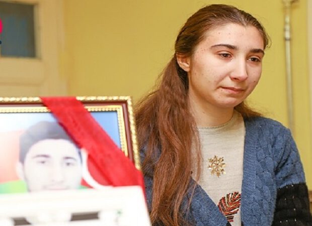 “Qayıtdı ki, gəl səni bir də öpüm, birdən şəhid olaram” (VİDEO) “Qayıtdı ki, gəl səni bir də öpüm, birdən şəhid olaram” (VİDEO)