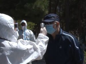 Ət satır, sərnişin daşıyır, “fırlanmaq” üçün küçəyə çıxırlar – Azərbaycanda koronaviruslu xəstələr necə izlənilir?
