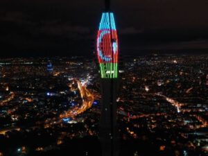 Avropanın ən böyük qülləsində Azərbaycan bayrağı işıqlandırıldı – FOTO