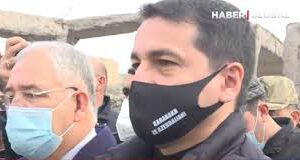 Hikmət Hacıyev 13 yaşlı oğlanın oxuduğu muğamı dinlərkən göz yaşlarını saxlaya bilmədi – VİDEO